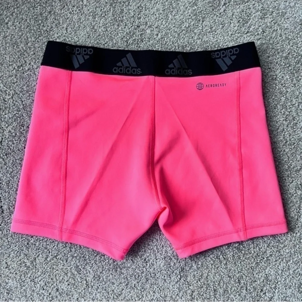 💚NWT Girls Adidas bright coral and black bike shorts size XL (16)
